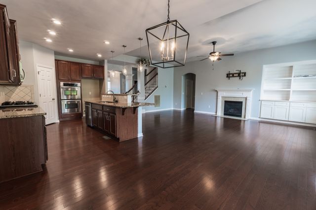 108 Tipperton Ct, Gallatin, TN 37066