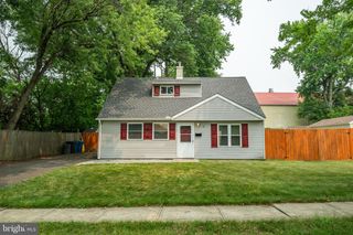 812 RENNARD LN, Morrisville, PA 19067