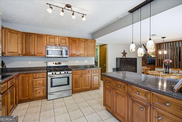 1001 Forest Park Lane, Suwanee, GA 30024