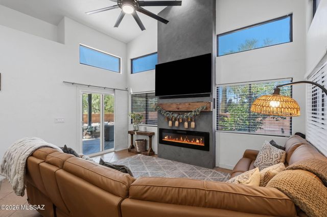 1352 W Hopbush Way, Tucson, AZ 85704