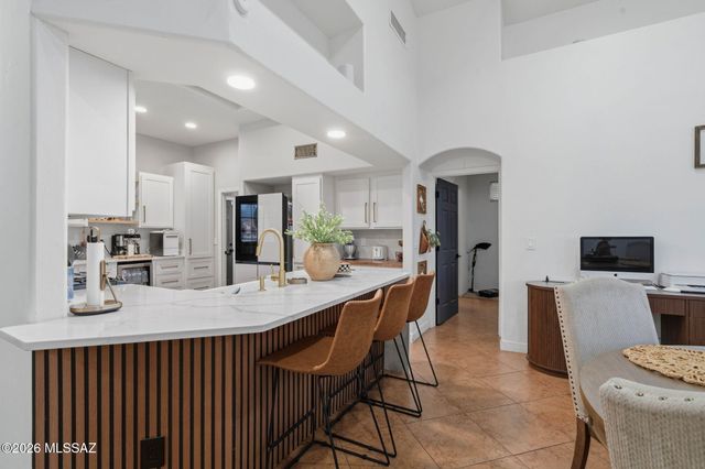 1352 W Hopbush Way, Tucson, AZ 85704