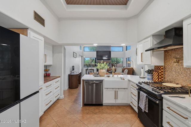 1352 W Hopbush Way, Tucson, AZ 85704