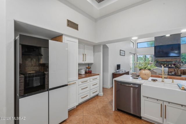 1352 W Hopbush Way, Tucson, AZ 85704