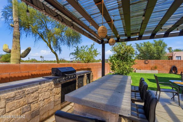 1352 W Hopbush Way, Tucson, AZ 85704