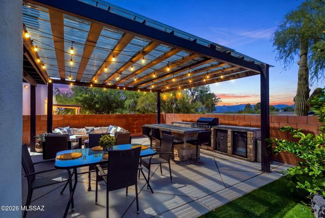 1352 W Hopbush Way, Tucson, AZ 85704