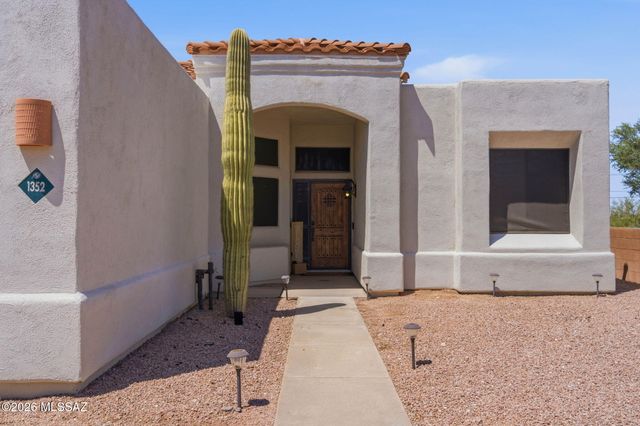 1352 W Hopbush Way, Tucson, AZ 85704
