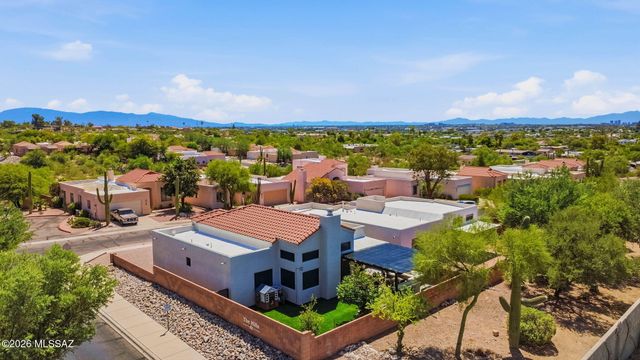 1352 W Hopbush Way, Tucson, AZ 85704