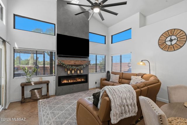 1352 W Hopbush Way, Tucson, AZ 85704