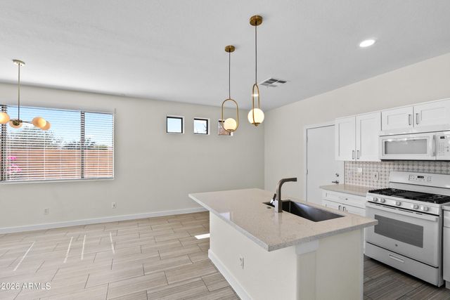 14369 W LEXINGTON Avenue, Goodyear, AZ 85395