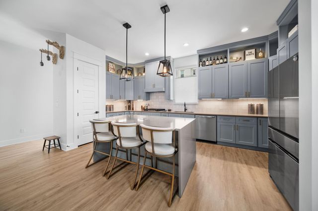 120 Adams Street, Houston, TX 77011