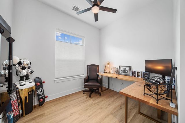 120 Adams Street, Houston, TX 77011