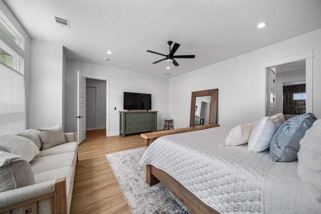 120 Adams Street, Houston, TX 77011