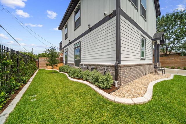 120 Adams Street, Houston, TX 77011