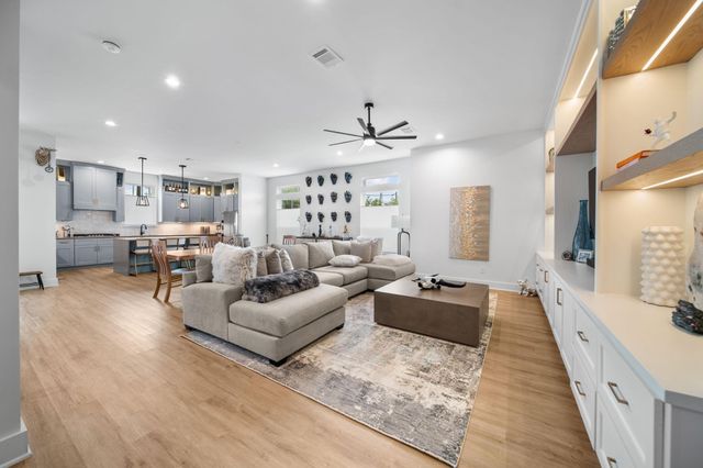120 Adams Street, Houston, TX 77011