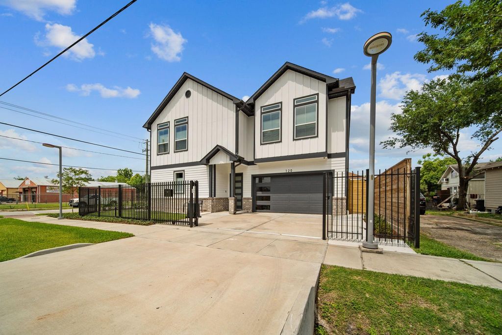 120 Adams Street, Houston, TX 77011