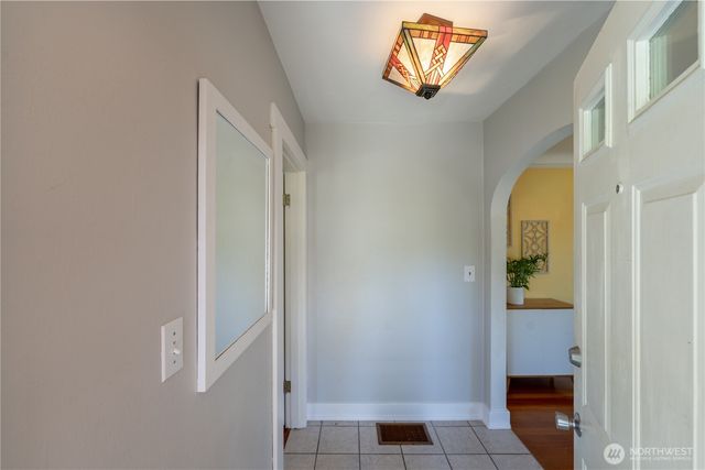 2014 N 143rd Street, Seattle, WA 98133