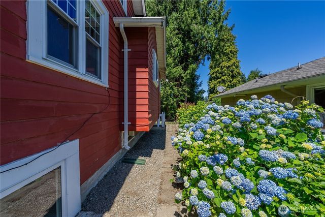 2014 N 143rd Street, Seattle, WA 98133