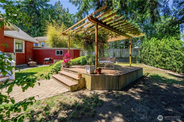 2014 N 143rd Street, Seattle, WA 98133