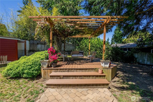 2014 N 143rd Street, Seattle, WA 98133