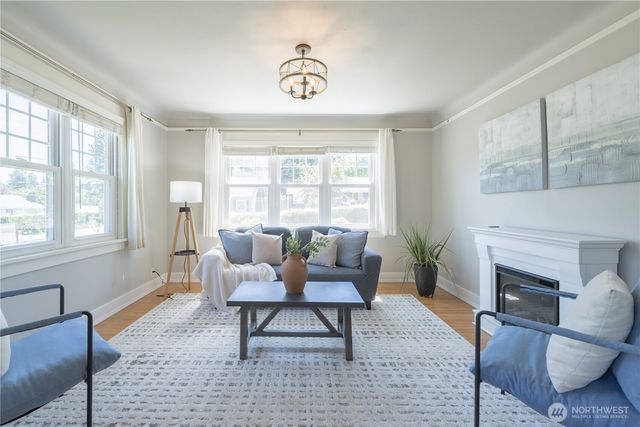 2014 N 143rd Street, Seattle, WA 98133