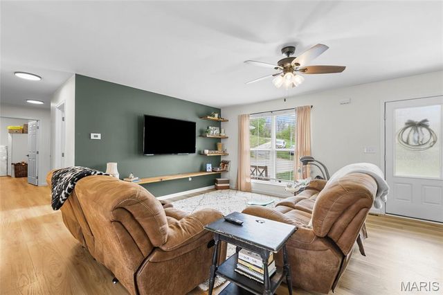 107 Poplar Street, De Soto, MO 63020