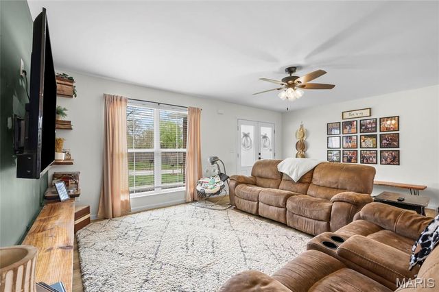 107 Poplar Street, De Soto, MO 63020