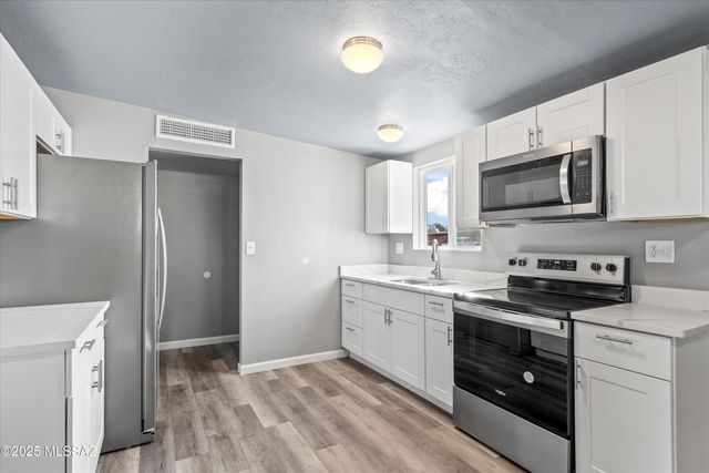 7901 E 19th Place, Tucson, AZ 85710