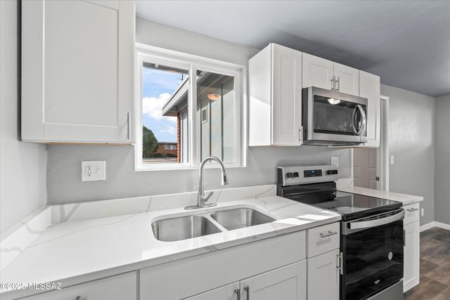 7901 E 19th Place, Tucson, AZ 85710