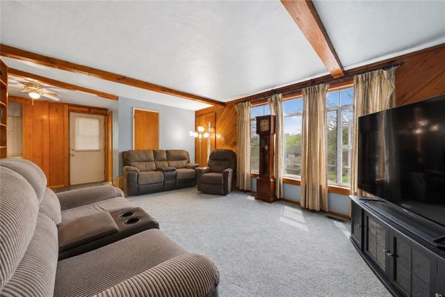 1200 Robbie Dr, North Huntingdon, PA 15642