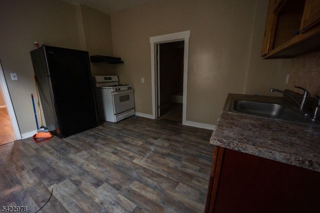 99 N 3Rd St, Paterson City, NJ 07522