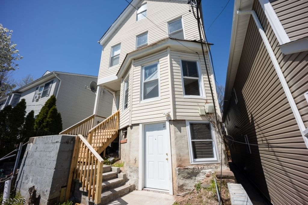 99 N 3Rd St, Paterson City, NJ 07522
