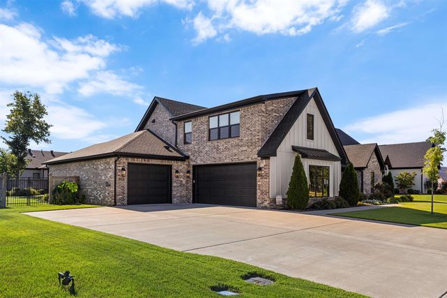7321 Lake Point Circle, Benton, AR 72019
