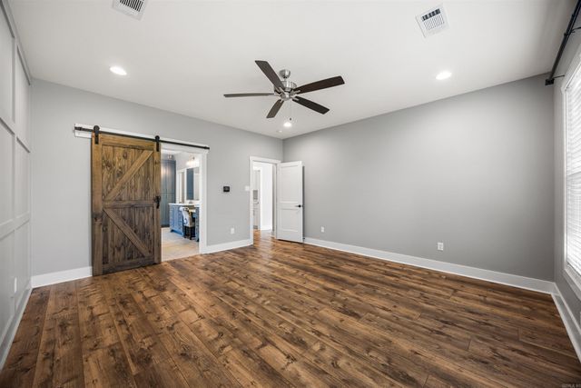 7321 Lake Point Circle, Benton, AR 72019