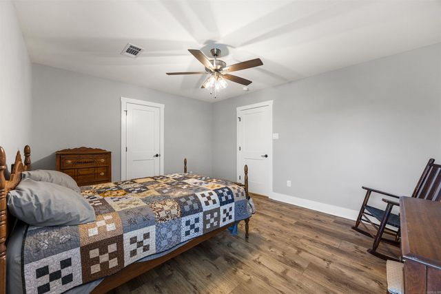7321 Lake Point Circle, Benton, AR 72019
