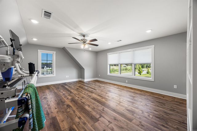 7321 Lake Point Circle, Benton, AR 72019