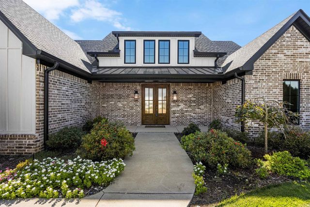 7321 Lake Point Circle, Benton, AR 72019