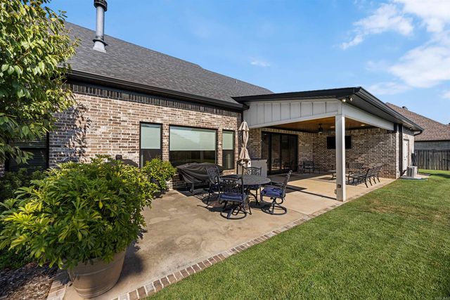 7321 Lake Point Circle, Benton, AR 72019