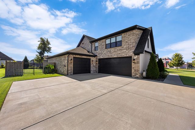 7321 Lake Point Circle, Benton, AR 72019