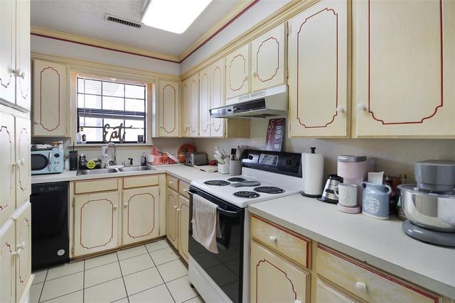 212 S Mockingbird Lane, Stillwater, OK 74074