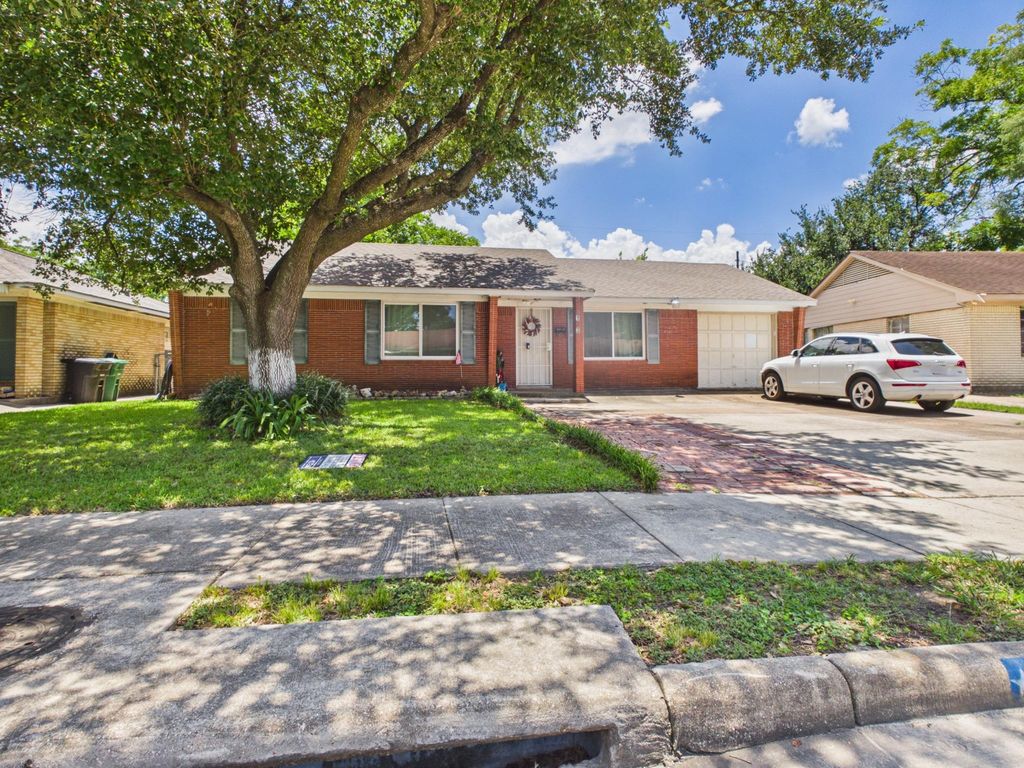 113 W Riverwood Drive, Houston, TX 77076