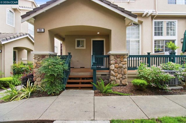 203 Swan Ct, Danville, CA 94506