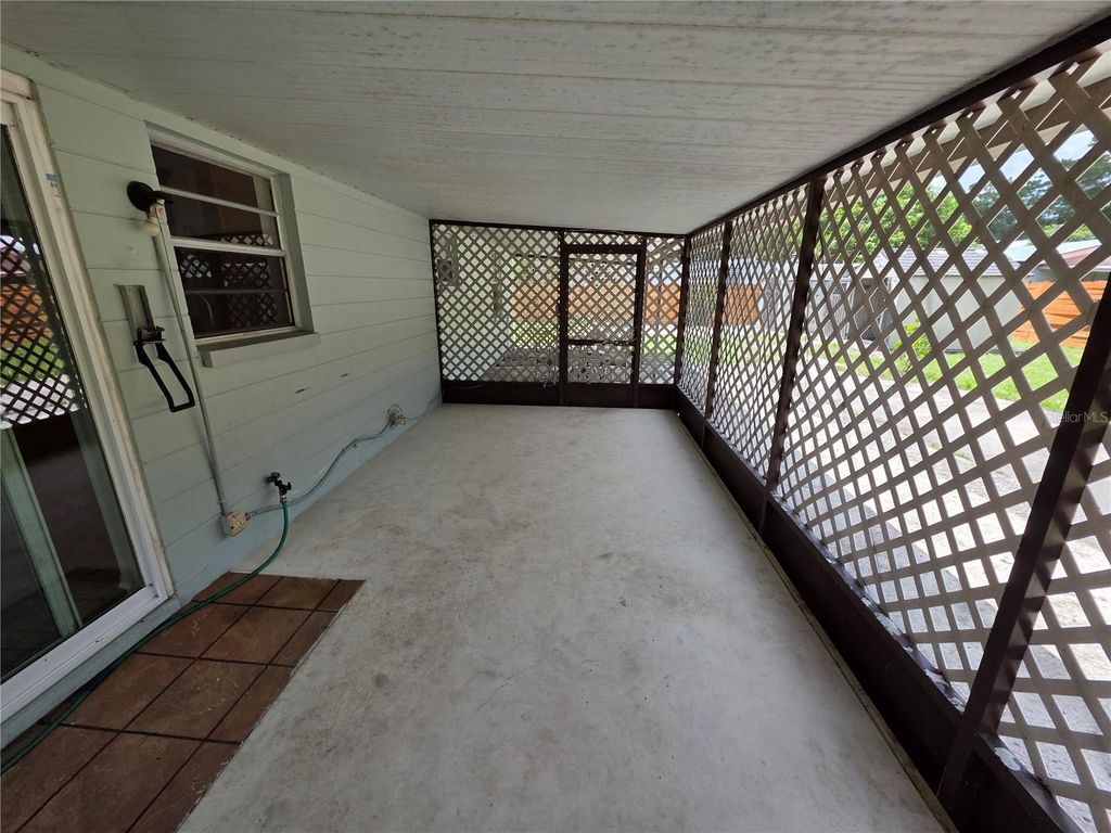 Image 16 of property listing at 5809 HALF MOON LAKE ROAD, Tampa, FL 33625