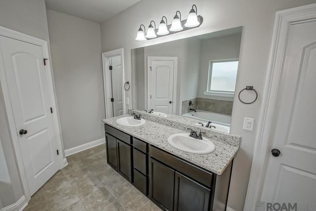 13802 Fig Dr, Denham Springs, LA 70726