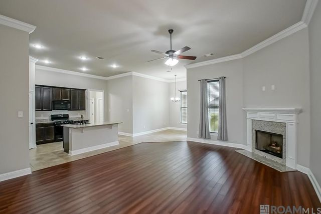 13802 Fig Dr, Denham Springs, LA 70726