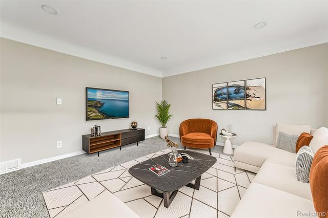 24894 Johnston Avenue, Eastpointe, MI 48021