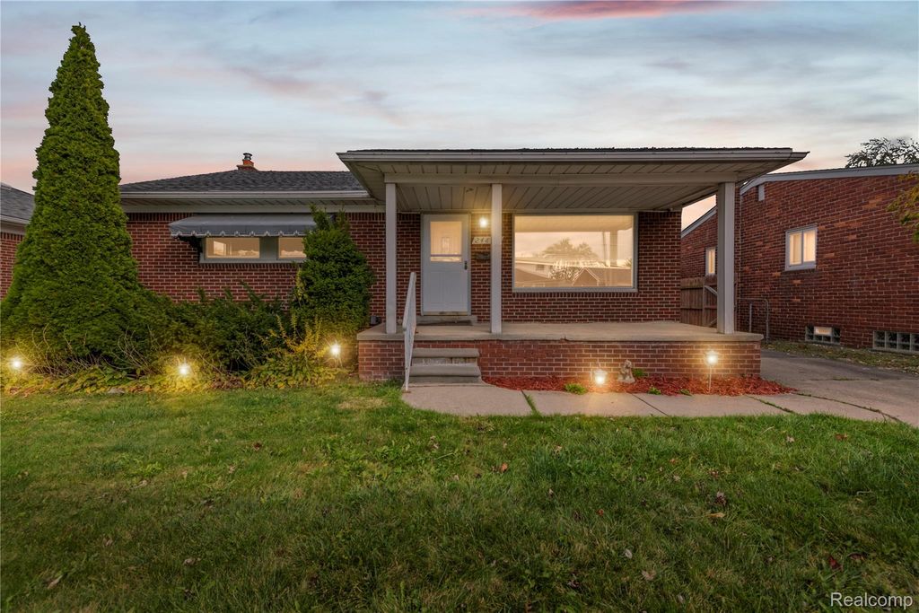 24894 Johnston Avenue, Eastpointe, MI 48021