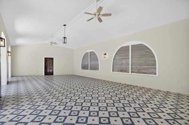 5 Santa Maria Ln, St Augustine, FL 32080