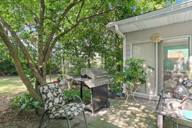 910 Division Street, Barrington, IL 60010
