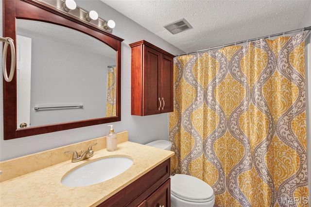 1465 Heritage Landing 403, St Charles, MO 63303