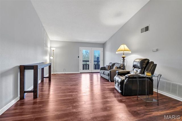 1465 Heritage Landing 403, St Charles, MO 63303